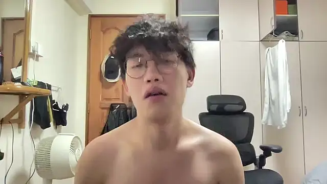 Snapshot of Passionatetwink2 chatting on 5, 11, 2025 Passionatetwink2 online show from 5, 11, 2025