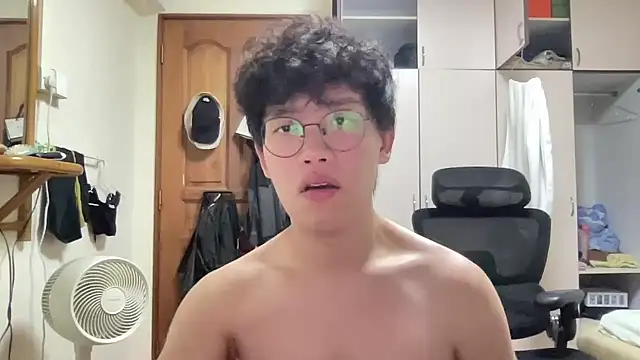 Snapshot of Passionatetwink2 chatting on 6, 11, 2025 Passionatetwink2 online show from 6, 11, 2025