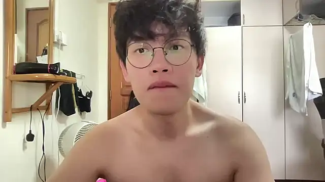 Snapshot of Passionatetwink2 chatting on 9, 11, 2025 Passionatetwink2 online show from 9, 11, 2025