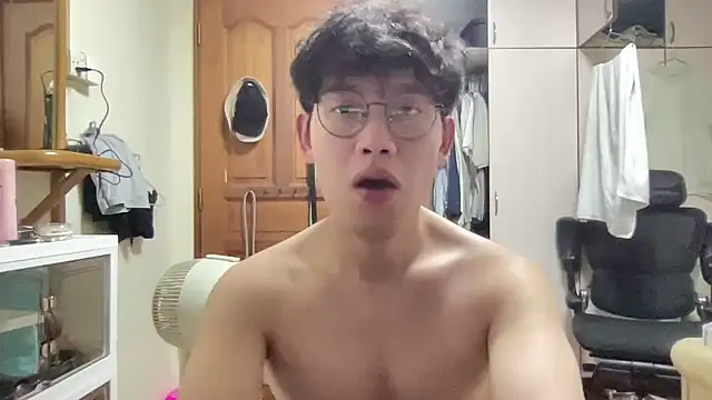 Snapshot of Passionatetwink2 chatting on 29, 11, 2025 Passionatetwink2 online show from 29, 11, 2025