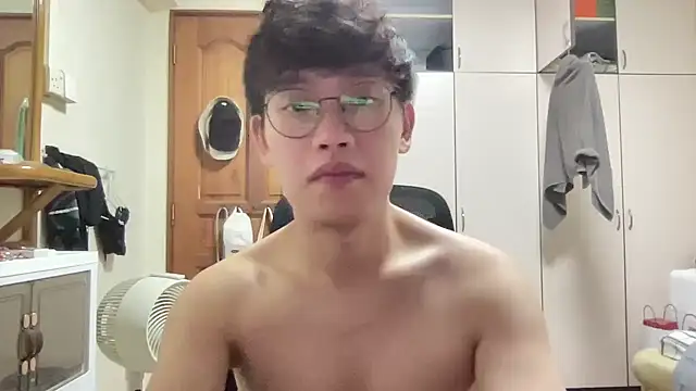 Snapshot of Passionatetwink2 chatting on 15, 12, 2025 Passionatetwink2 online show from 15, 12, 2025