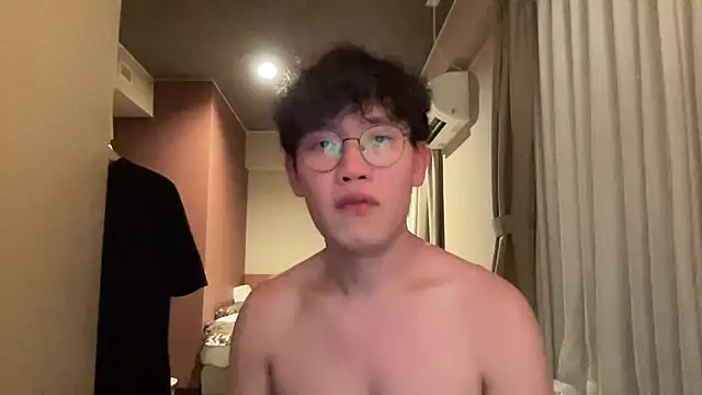 Snapshot of Passionatetwink2 chatting on 21, 12, 2025 Passionatetwink2 online show from 21, 12, 2025