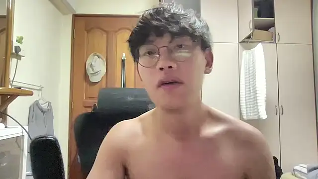 Passionatetwink2 online show from 11, 6, 2026