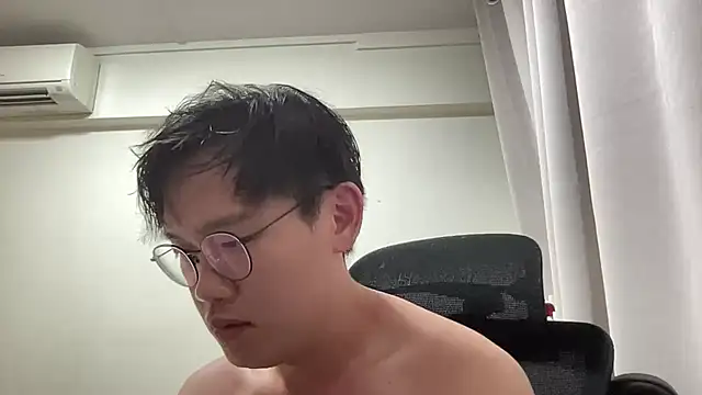 Snapshot of Passionatetwink2 chatting on 31, 7, 2026 Passionatetwink2 online show from 31, 7, 2026