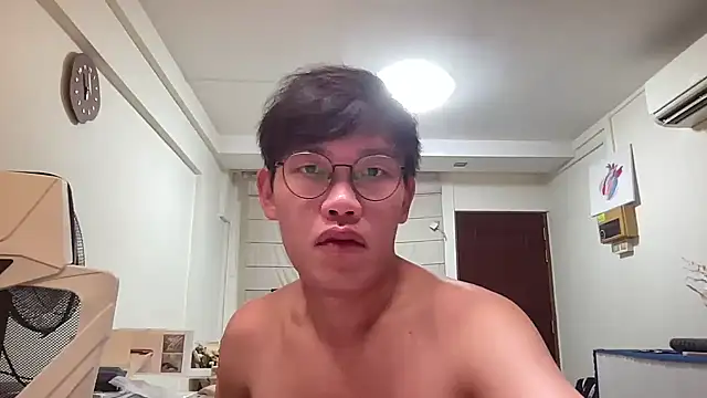 Snapshot of Passionatetwink2 chatting on 4, 8, 2026 Passionatetwink2 online show from 4, 8, 2026