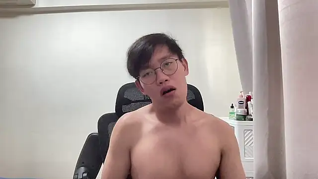 Snapshot of Passionatetwink2 chatting on 7, 8, 2026 Passionatetwink2 online show from 7, 8, 2026