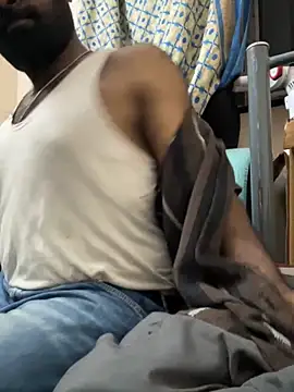 Snapshot of DJLOVE280825 chatting on 21, 11, 2025 DJLOVE280825 online show from 21, 11, 2025