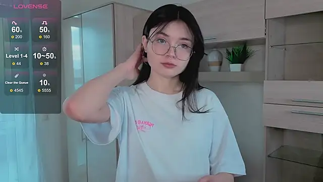 Snapshot of Susan_Gardner chatting on 14, 11, 2025 Susan Gardner online show from 14, 11, 2025