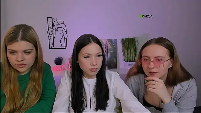 mila glow1 online show from 16, 9, 2025