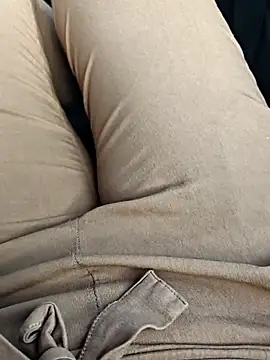 Snapshot of Horny_mummy chatting on 4, 11, 2025 Horny mummy online show from 4, 11, 2025