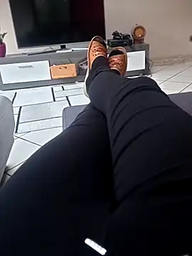 Snapshot of Horny_mummy chatting on 15, 11, 2025 Horny mummy online show from 15, 11, 2025