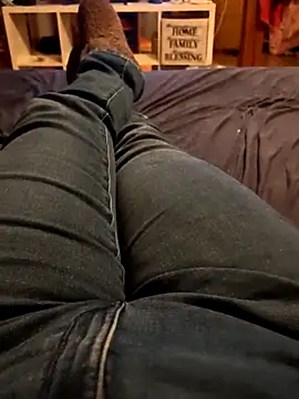 Snapshot of Horny_mummy chatting on 2, 12, 2025 Horny mummy online show from 2, 12, 2025