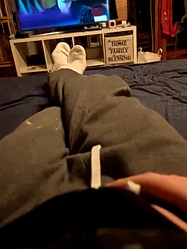 Snapshot of Horny_mummy chatting on 5, 12, 2025 Horny mummy online show from 5, 12, 2025