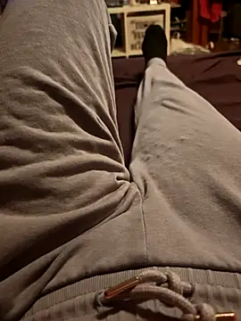 Snapshot of Horny_mummy chatting on 18, 12, 2025 Horny mummy online show from 18, 12, 2025