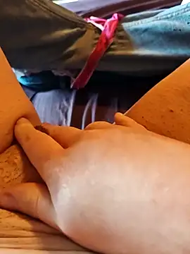 Snapshot of Horny_mummy chatting on 22, 12, 2025 Horny mummy online show from 22, 12, 2025