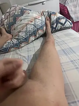 doyumsuz3131 online show from 8, 1, 2026