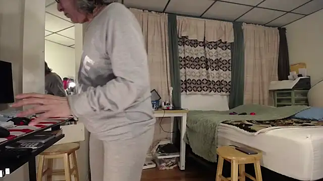 ANALTRAINING4U2 online show from 3, 3, 2025