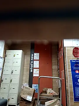 Snapshot of Dropdingo chatting on 31, 10, 2025 Dropdingo online show from 31, 10, 2025