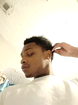 Snapshot of Dropdingo chatting on 15, 12, 2025 Dropdingo online show from 15, 12, 2025