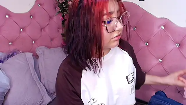 Snapshot of sophiievv chatting on 28, 9, 2025 sophiievv online show from 28, 9, 2025