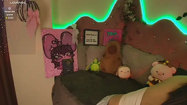 Snapshot of sophiievv chatting on 7, 11, 2025 sophiievv online show from 7, 11, 2025