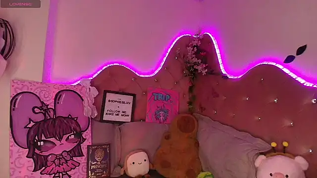 Snapshot of sophiievv chatting on 13, 11, 2025 sophiievv online show from 13, 11, 2025