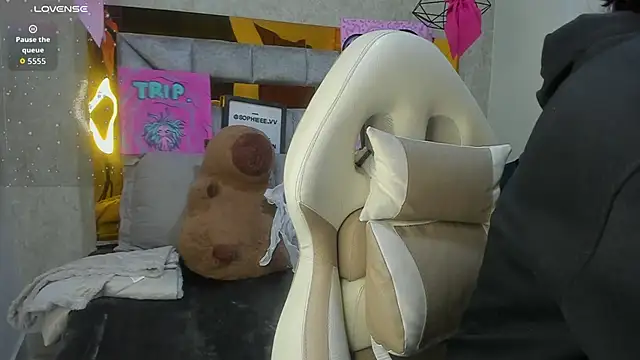 Snapshot of sophiievv chatting on 23, 11, 2025 sophiievv online show from 23, 11, 2025