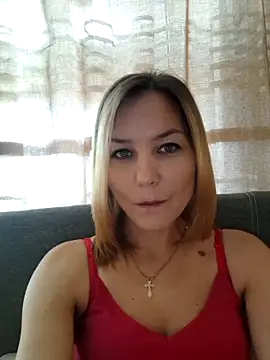 Snapshot of VeroLoverx chatting on 13, 9, 2025 VeroLoverx online show from 13, 9, 2025