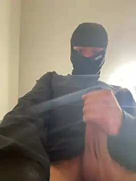 Snapshot of lionr0660 chatting on 8, 2, 2026 lionr0660 online show from 8, 2, 2026