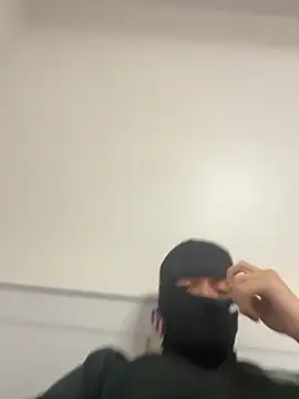 Snapshot of lionr0660 chatting on 10, 2, 2026 lionr0660 online show from 10, 2, 2026