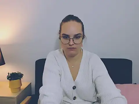 Snapshot of AliceCrazy69 chatting on 13, 10, 2025 AliceCrazy69 online show from 13, 10, 2025