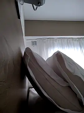 Snapshot of lauflor chatting on 21, 2, 2026 lauflor online show from 21, 2, 2026