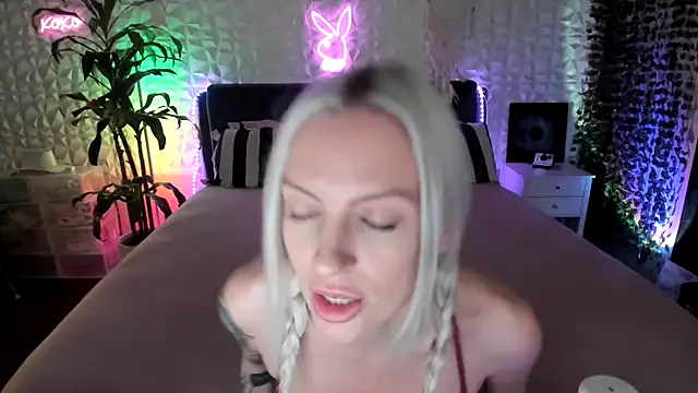 Snapshot of xbbybelle chatting on 18, 5, 2026 xbbybelle online show from 18, 5, 2026