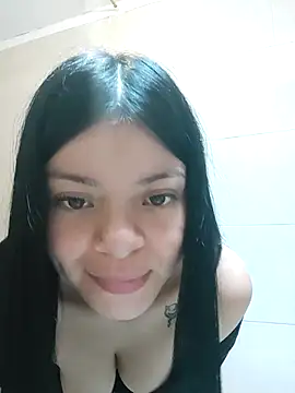 Snapshot of LunaJacobs chatting on 5, 11, 2025 LunaJacobs online show from 5, 11, 2025