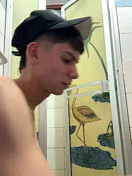 Snapshot of Luck__090 chatting on 4, 10, 2025 Luck  090 online show from 4, 10, 2025