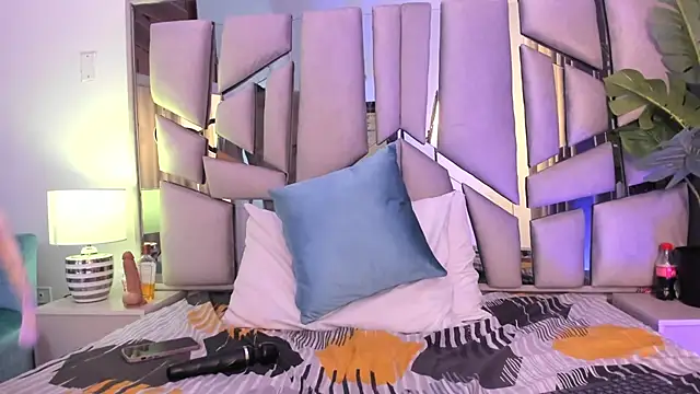  valeria saenz  online show from 30, 10, 2025