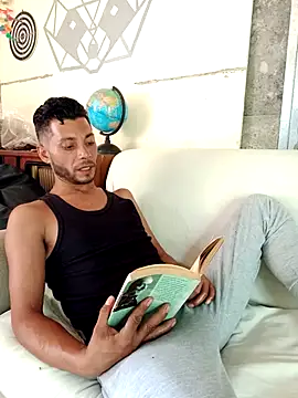 Snapshot of AlphaAlterX chatting on 11, 9, 2025 AlphaAlterX online show from 11, 9, 2025