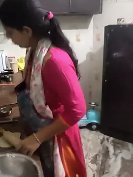 Snapshot of annawilson100792 chatting on 7, 11, 2025 annawilson100792 online show from 7, 11, 2025