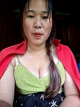 Snapshot of ALIENHR38 chatting on 8, 10, 2025 ALIENHR38 online show from 8, 10, 2025