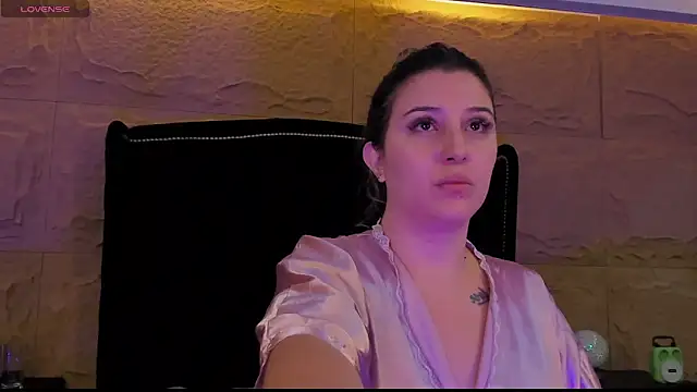 Snapshot of SophiaDior_ chatting on 8, 10, 2025 SophiaDior online show from 8, 10, 2025