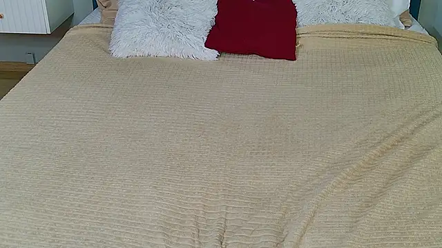 Snapshot of Evie_Vall chatting on 16, 11, 2025 Evie Vall online show from 16, 11, 2025