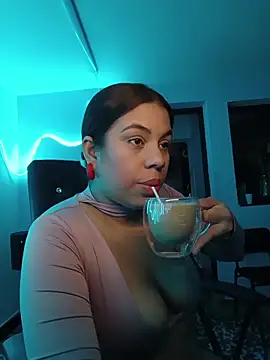 Snapshot of GabyMontenegro chatting on 30, 10, 2025 GabyMontenegro online show from 30, 10, 2025