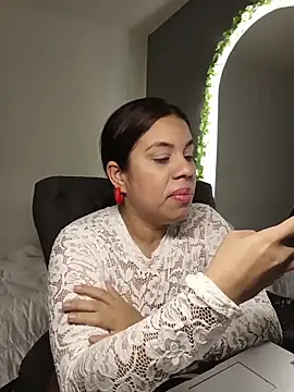 Snapshot of GabyMontenegro chatting on 6, 11, 2025 GabyMontenegro online show from 6, 11, 2025