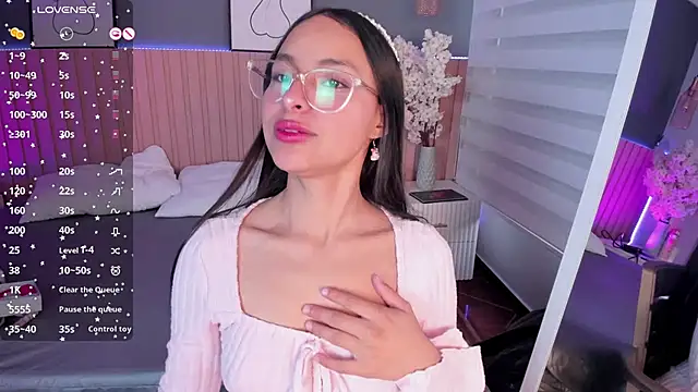 Snapshot of Annie__2 chatting on 29, 9, 2025 Annie 2 online show from 29, 9, 2025