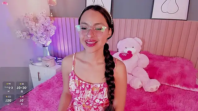 Snapshot of Annie__2 chatting on 4, 10, 2025 Annie 2 online show from 4, 10, 2025