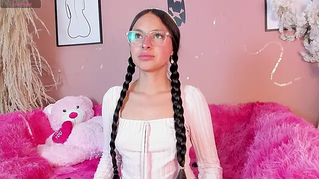 Snapshot of Annie__2 chatting on 18, 10, 2025 Annie 2 online show from 18, 10, 2025