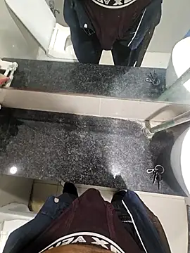 Snapshot of Gamecoc chatting on 17, 12, 2025 Gamecoc online show from 17, 12, 2025