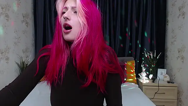 Nina Blum  online show from 6, 11, 2025