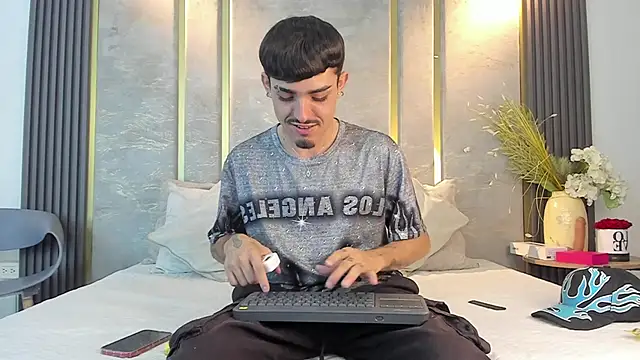 NikoStone  online show from 28, 5, 2026
