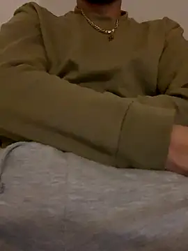 Snapshot of bmwe71 chatting on 13, 10, 2025 bmwe71 online show from 13, 10, 2025